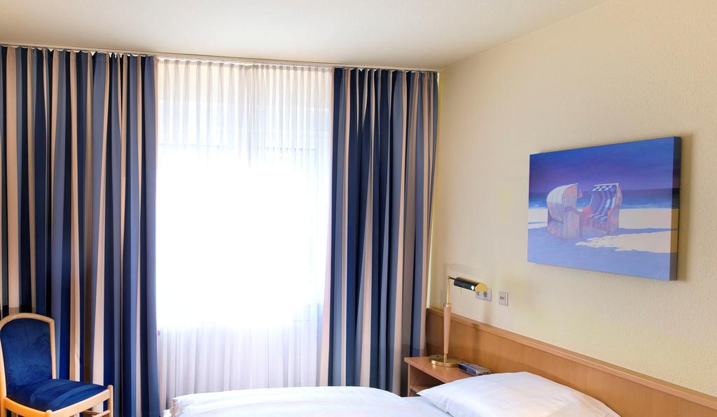 Tryp By Wyndham Aquamarin 3* Lübeck